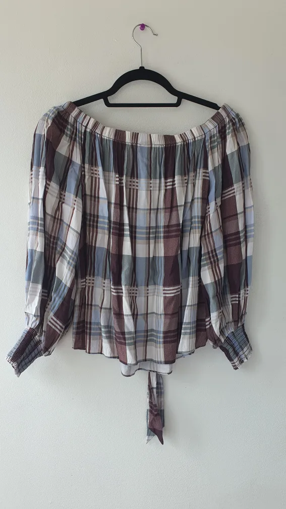 Plaid Off-Shoulder Blouse & Patterned Pants Set image indicator(5)