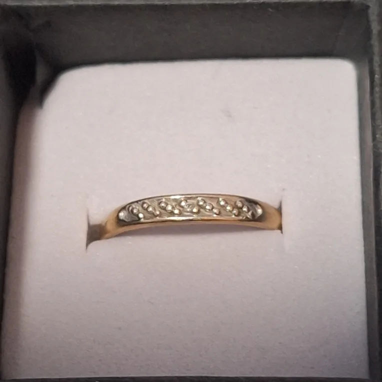 Gold Ring with Diamonds thumbnail