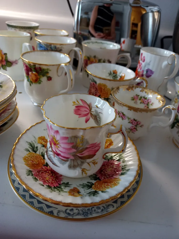Vintage Floral Tea Cup and Saucer Sets thumbnail