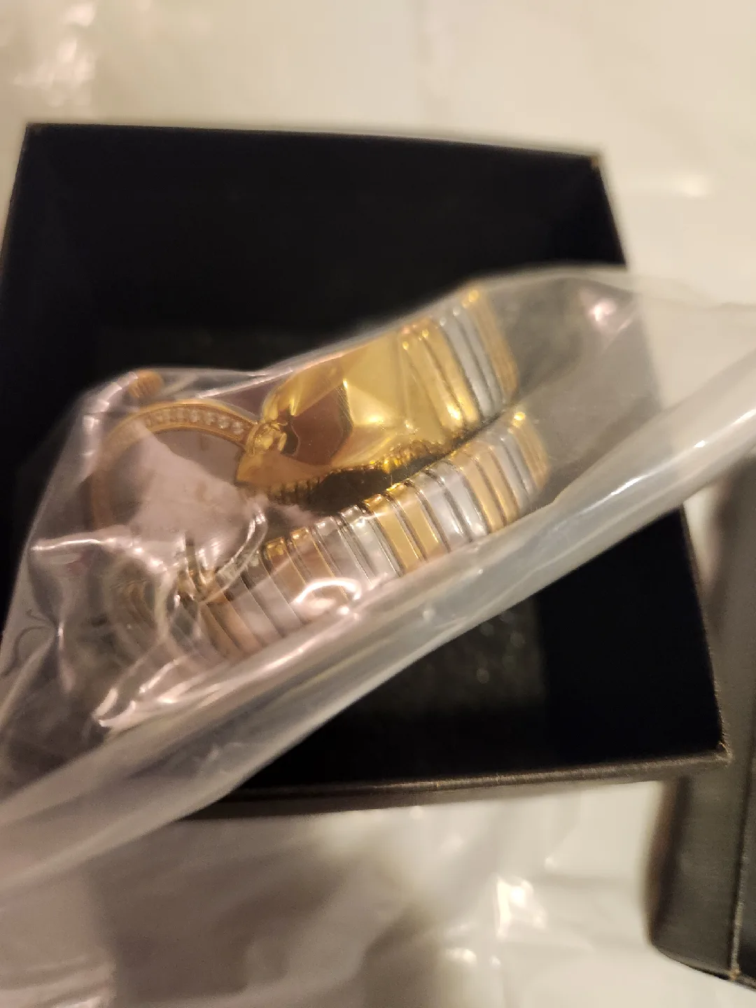 Women's Saudi Arabian wraparound snake watch image indicator(2)