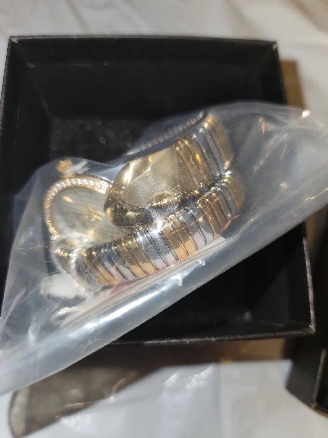 Women's Saudi Arabian wraparound snake watch image indicator(5)