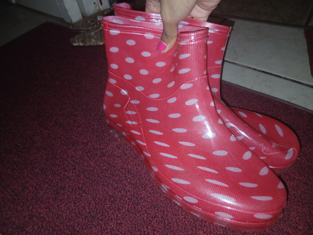 BRAND NEW Hot Pink Polka Dot Rain Boots size 4 - photo 5