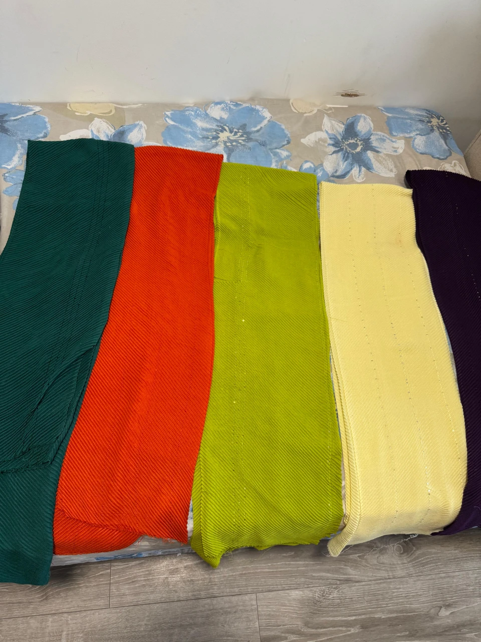 Pleated Scarves - Assorted Colours - photo 4
