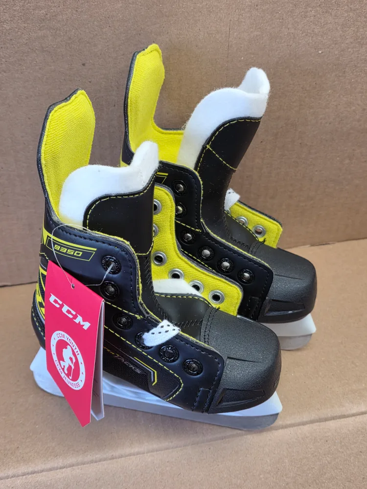 Brand new pair of size 12 CCM Super Tacks 9350 youth ice skates! image indicator(2)
