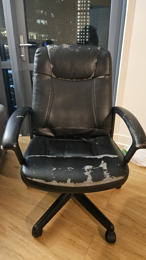 IKEA work/study desk and cushioned chair - photo 4