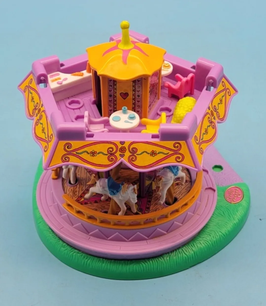 Polly Pocket Carousel Compact Playset image indicator(3)