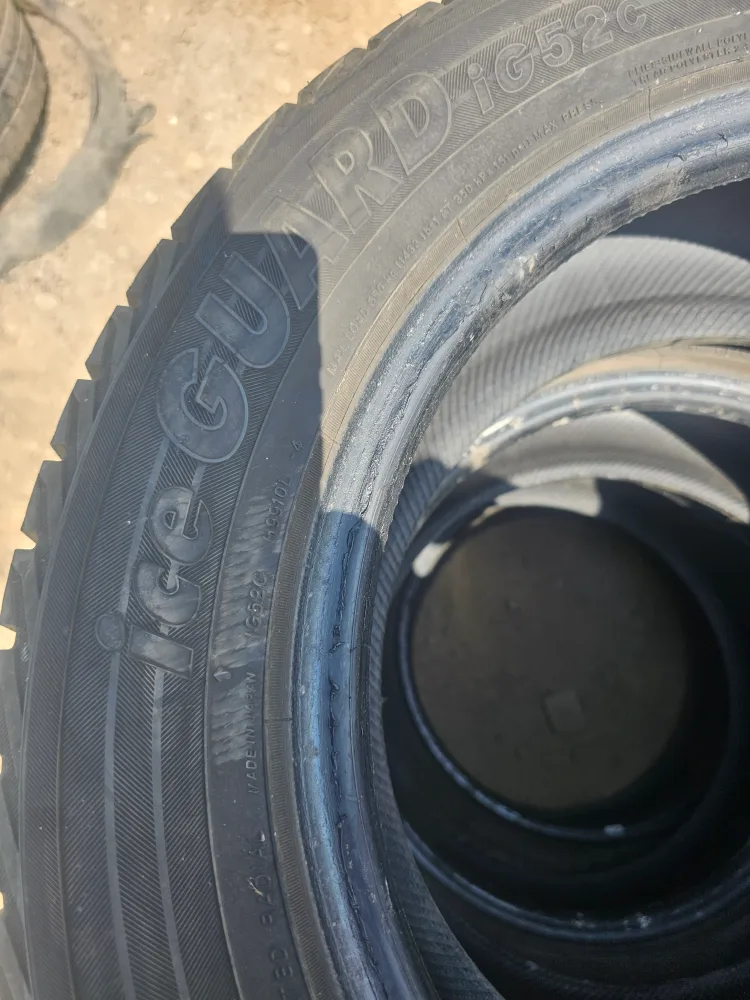 Yokohama IceGuard IG52c 215/55R16 Tires image indicator(2)