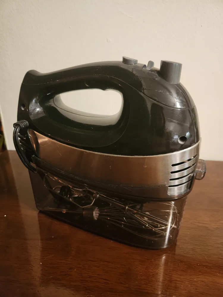 Black Hand Mixer with Whisk Attachments thumbnail