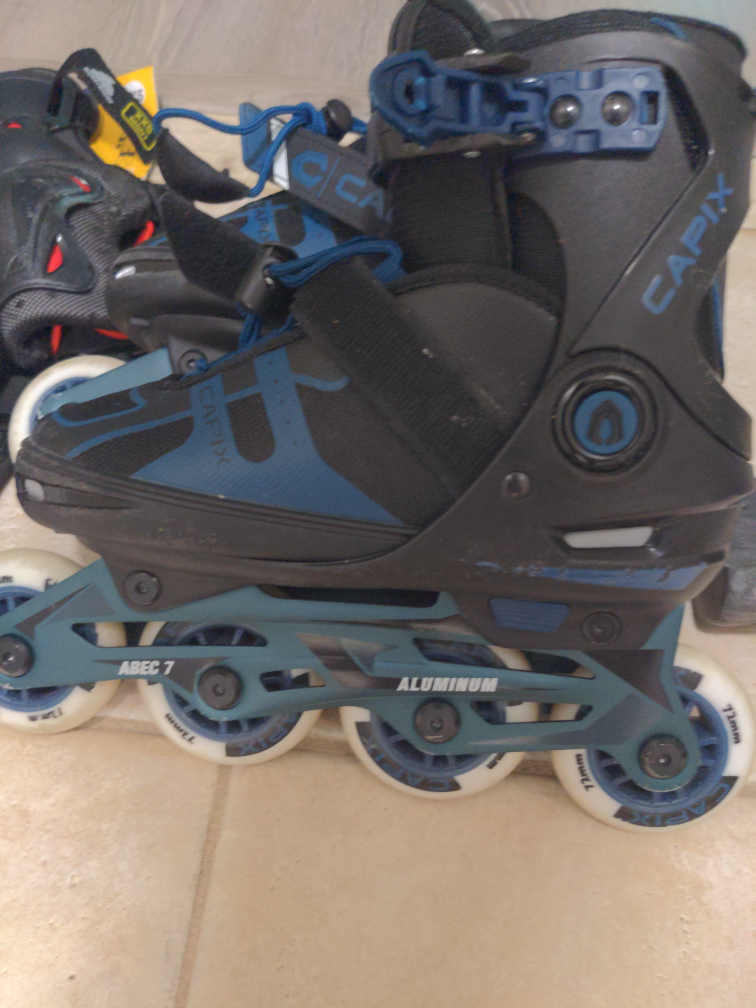 MUST GO: Capix Inline Skates with Protective Gear - photo 2