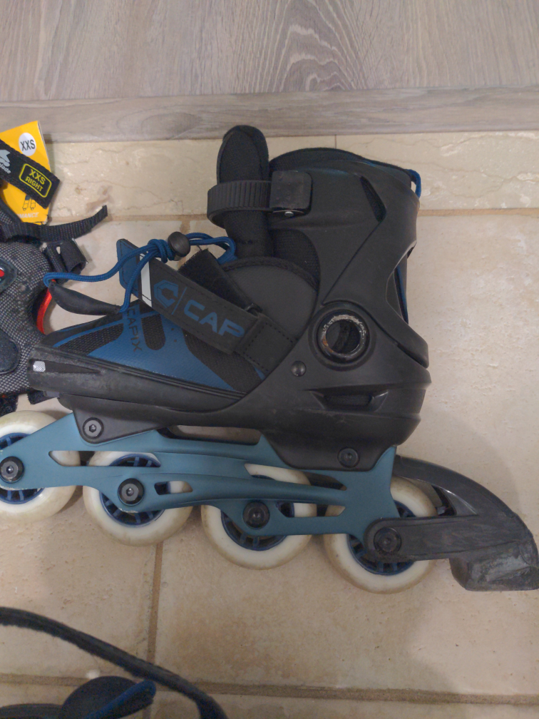 MUST GO: Capix Inline Skates with Protective Gear - photo 3