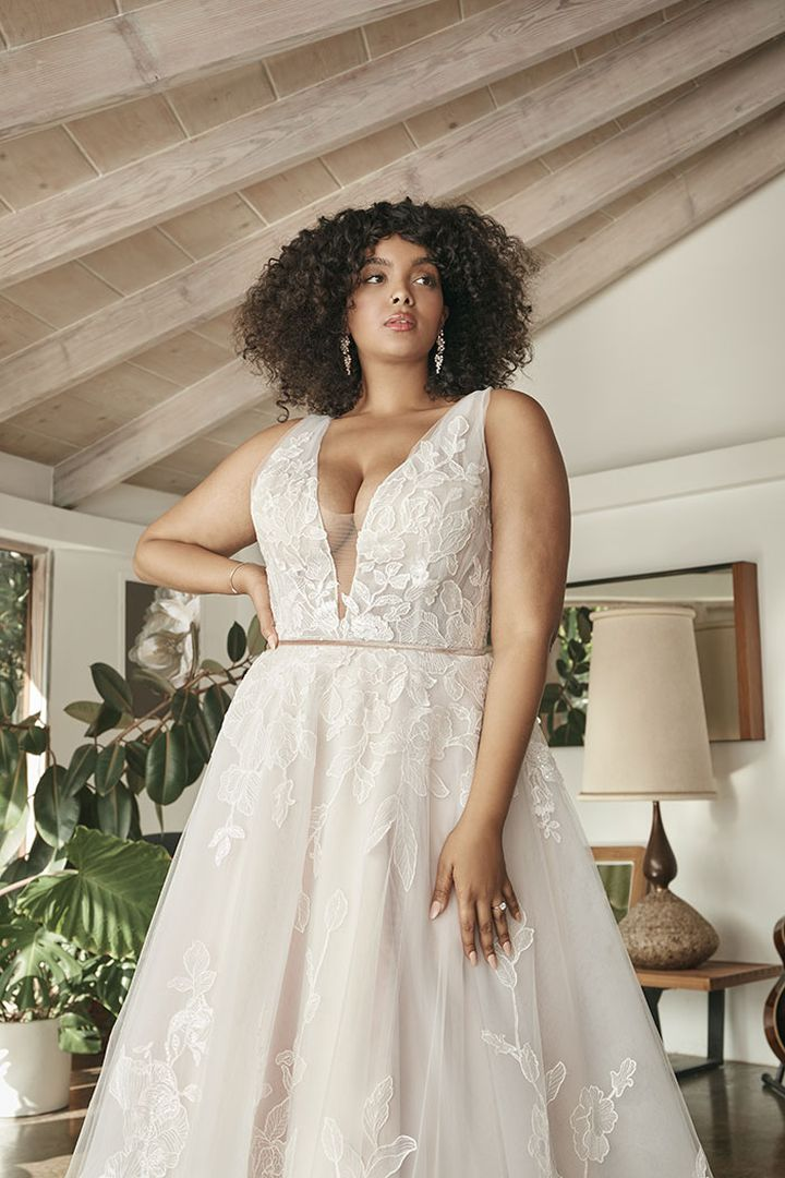 Wedding Dress - Lace Appliqué A-Line Gown - photo 2