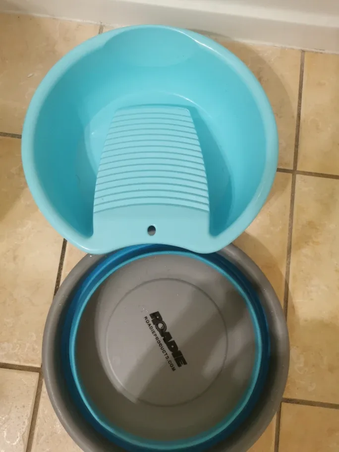 Roadie Collapsible Wash Basin & Bucket Set thumbnail