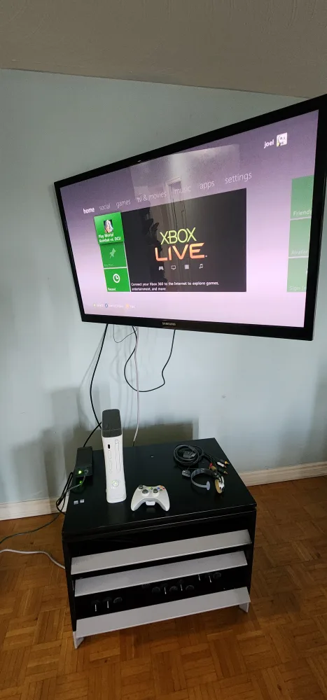 Xbox 360 Console with Controller thumbnail