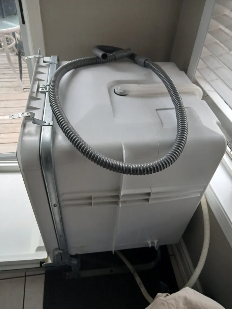 Frigidaire Dishwasher - Great Condition image indicator(3)