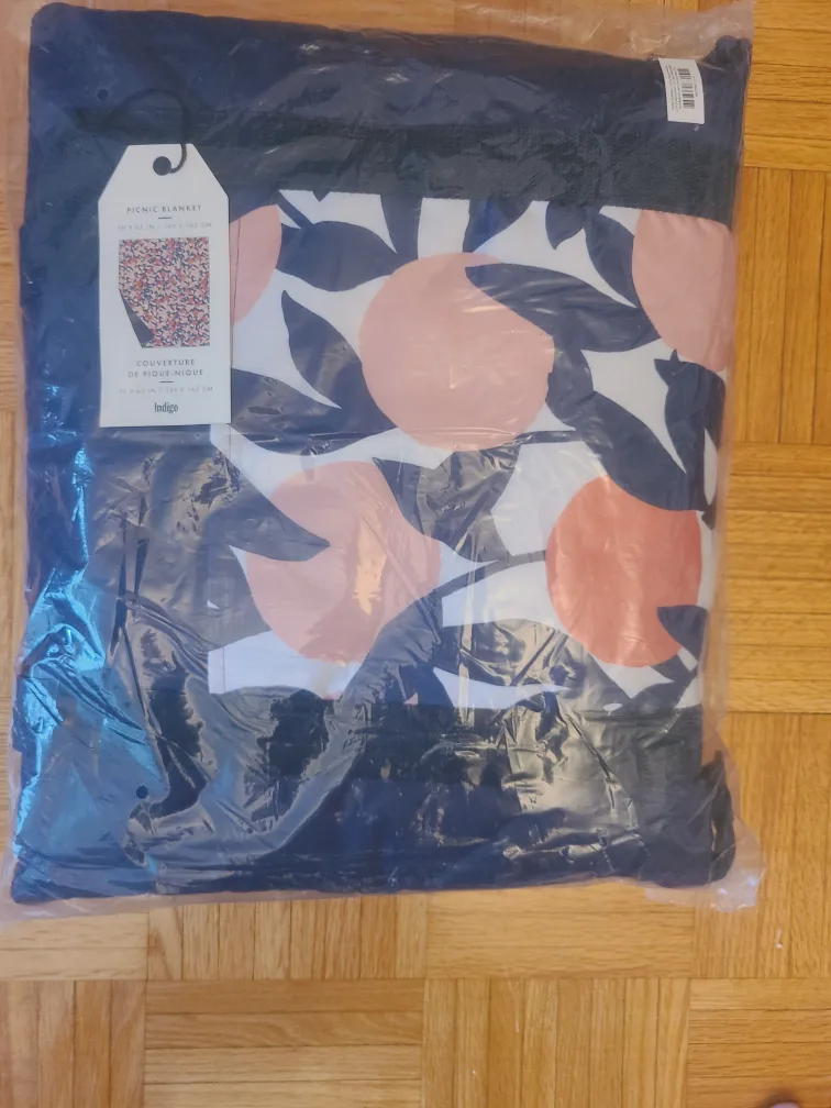 NEW Packable Indigo Picnic Blanket 59 x 65 thumbnail