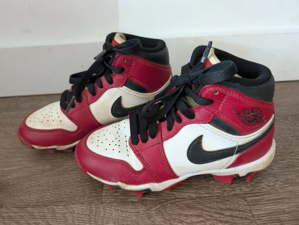 Nike Air Jordan 1 Red/White kids baseball cleats size 13C thumbnail