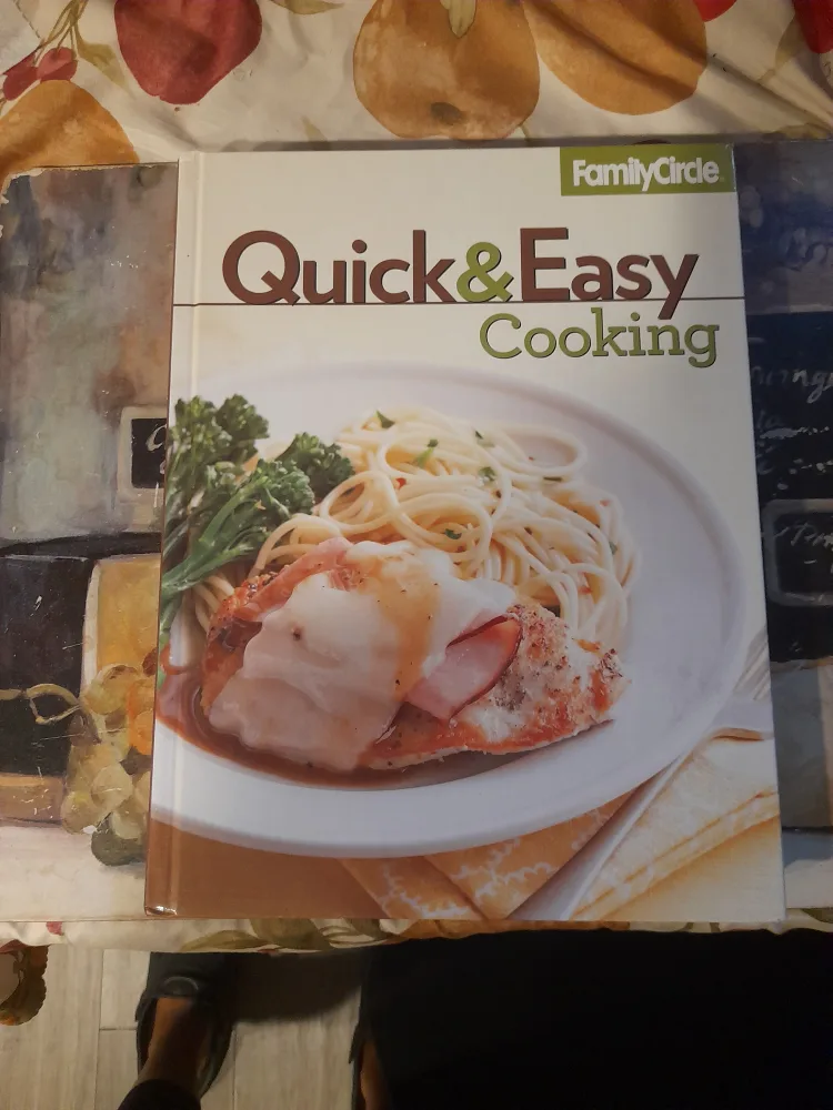 Family Circle Quick & Easy Cooking Book thumbnail
