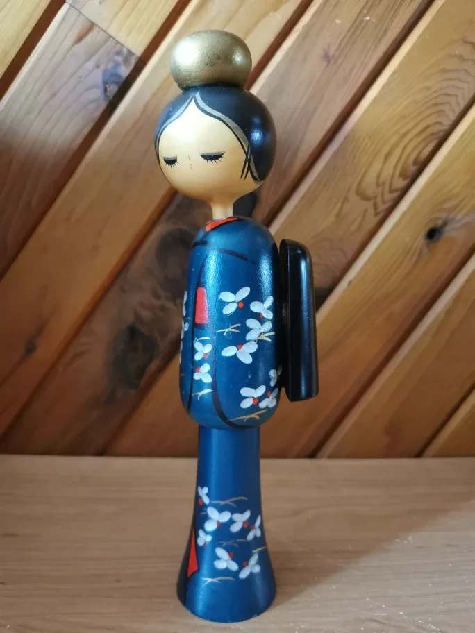 Vintage Kokeshi Doll image indicator(2)
