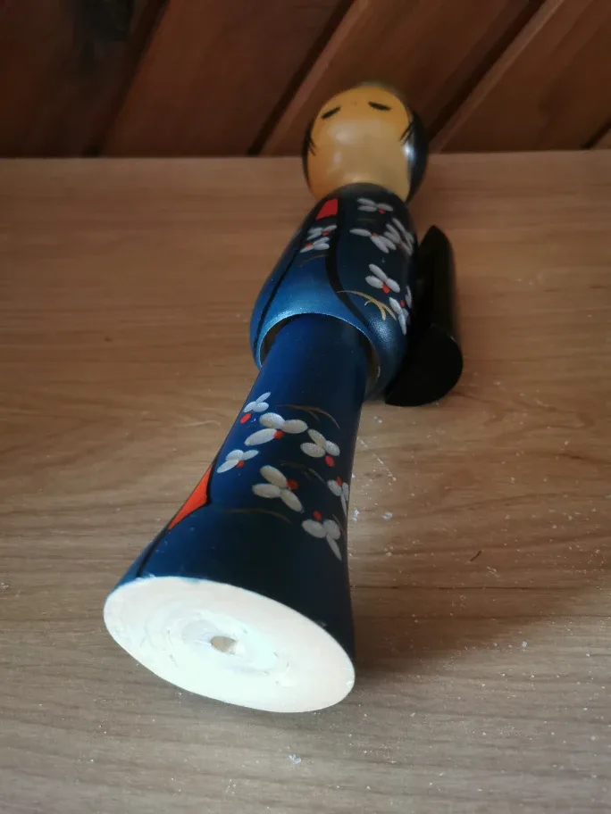 Vintage Kokeshi Doll image indicator(5)