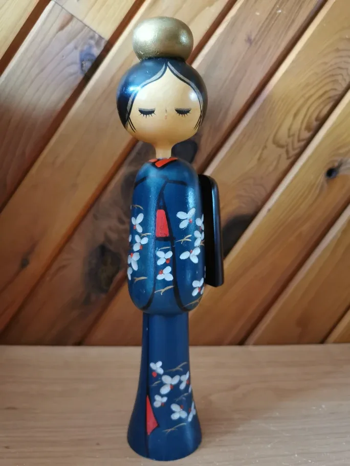 Vintage Kokeshi Doll image indicator(7)