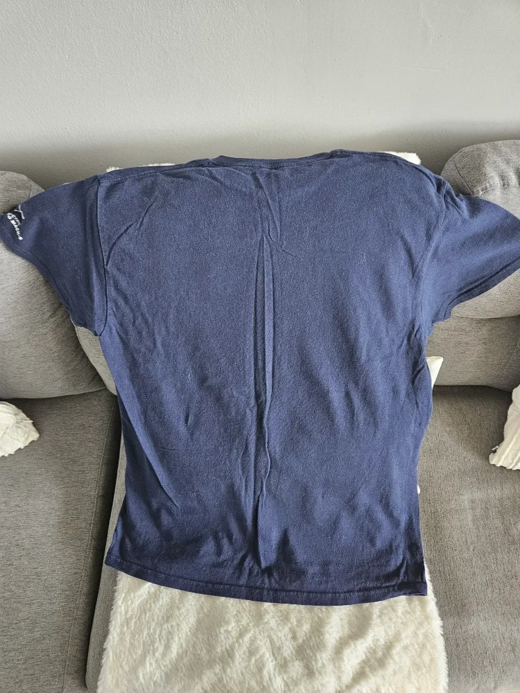 Gildan Black T-Shirt Size M image indicator(7)