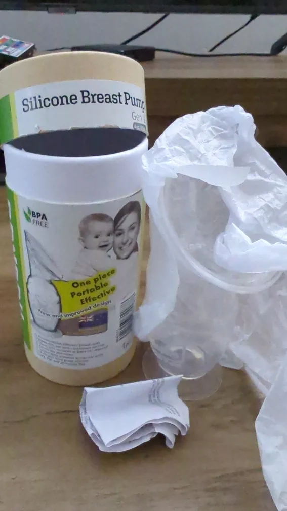 Haakaa Silicone Breast Pump with Box image indicator(2)