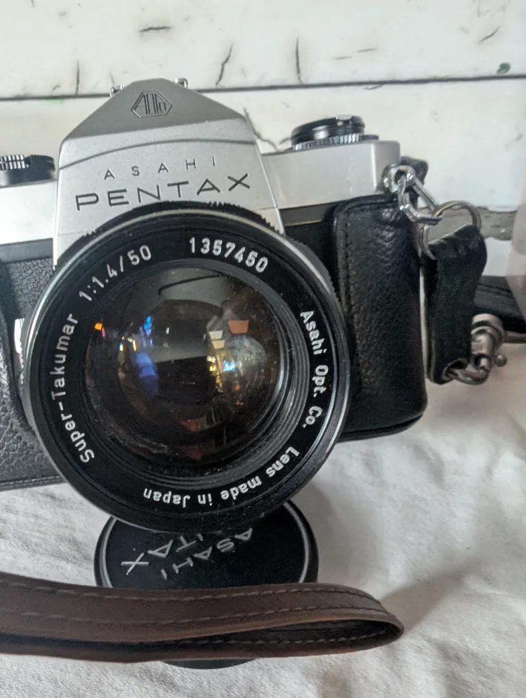 Asahi Pentax SL Film Camera  & Takumar 50mm Lens & Mini Tripod image indicator(3)