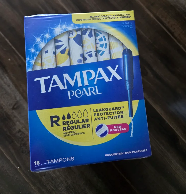Tampax Pearl Regular Tampons, 18 Count thumbnail