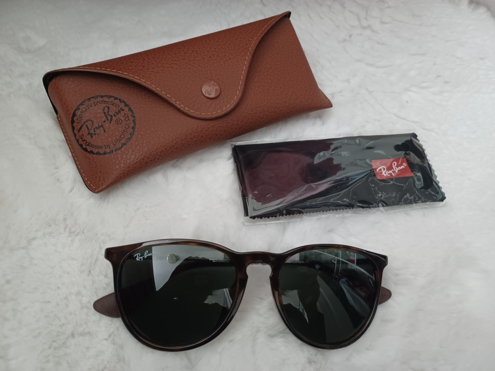 Ray-Ban Sunglasses with Case