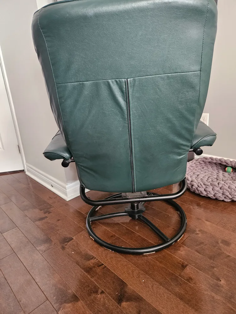 palliser recliner chair heavy use, no ottoman image indicator(2)