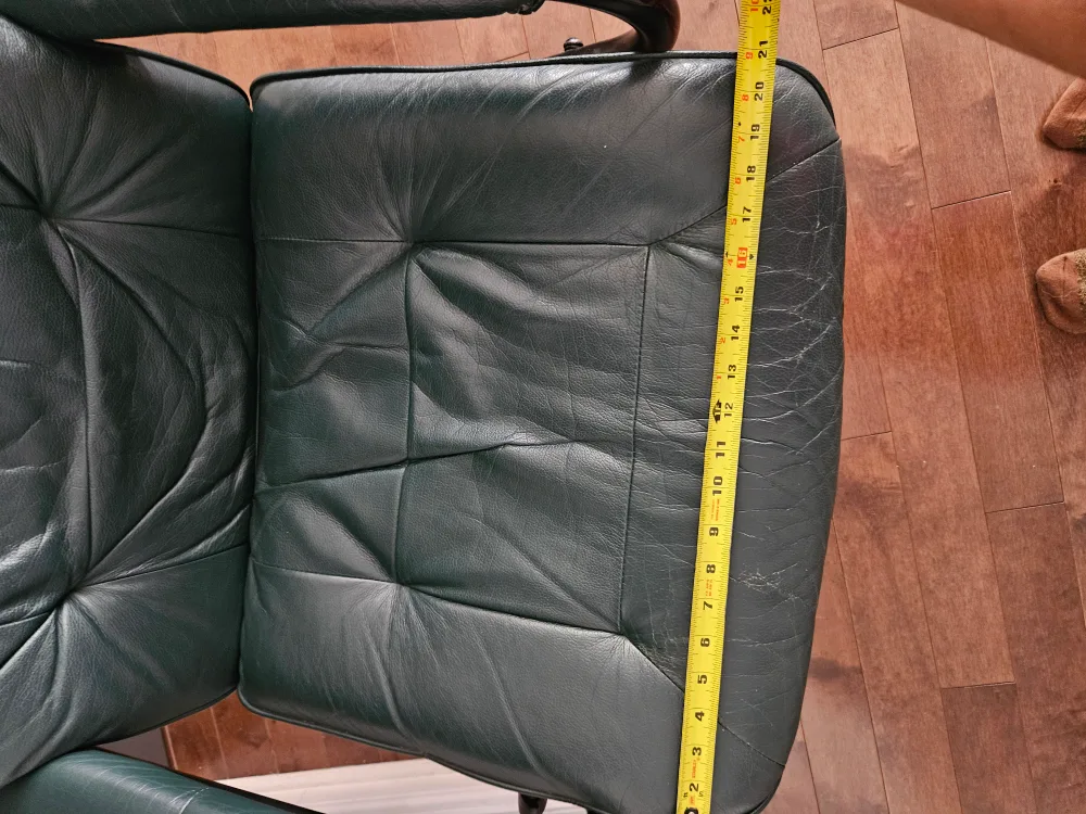 palliser recliner chair heavy use, no ottoman image indicator(5)