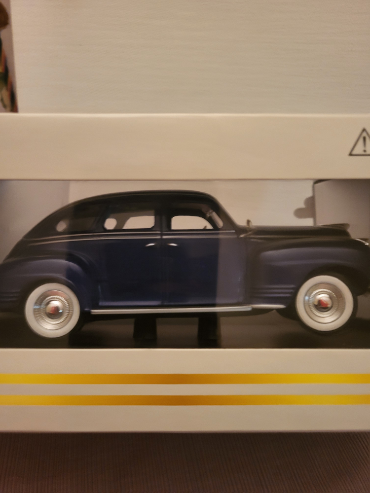Signature Models 1941 Plymouth Diecast Car - photo 3