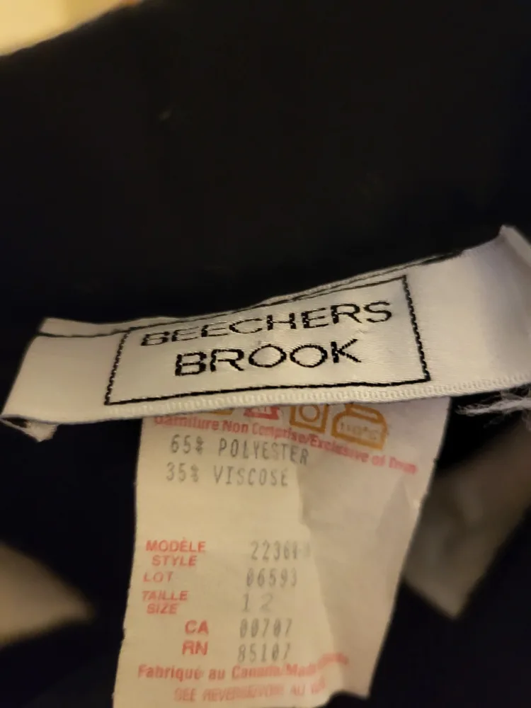 Beechers Brook Navy Women's  Blazer and Pants image indicator(8)