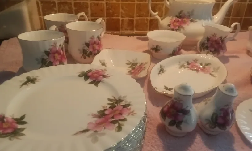 Royal Albert "Prairie Rose "Collection,  Selling all Together image indicator(5)