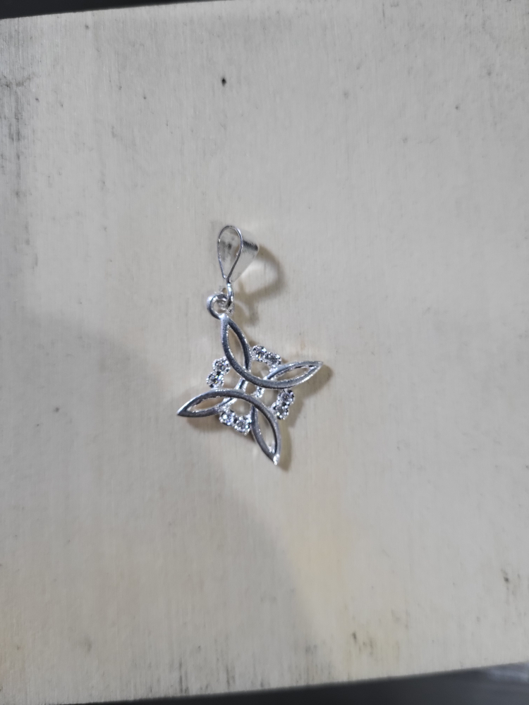 Silver Celtic Knot Pendant - photo 4