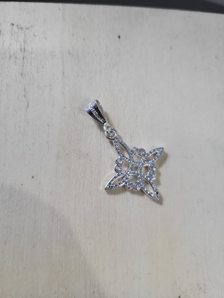 Silver Celtic Knot Pendant - photo 5