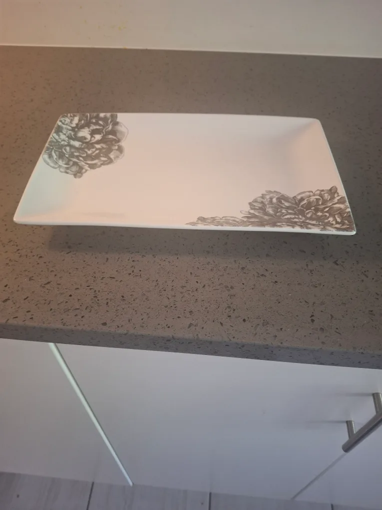 2 Rectangular Serving Plate with Floral Design thumbnail