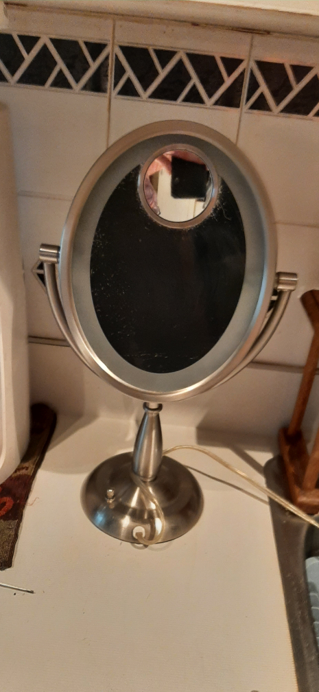 Illuminated Vanity Mirror - photo 2