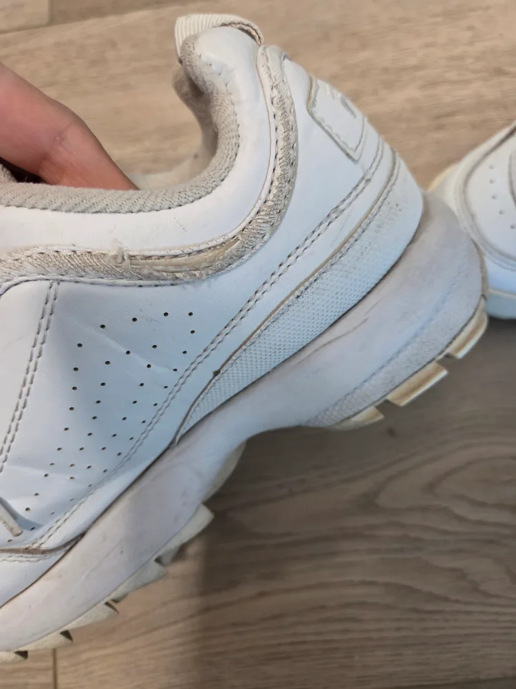 Fila Disruptor Sneakers image indicator(4)