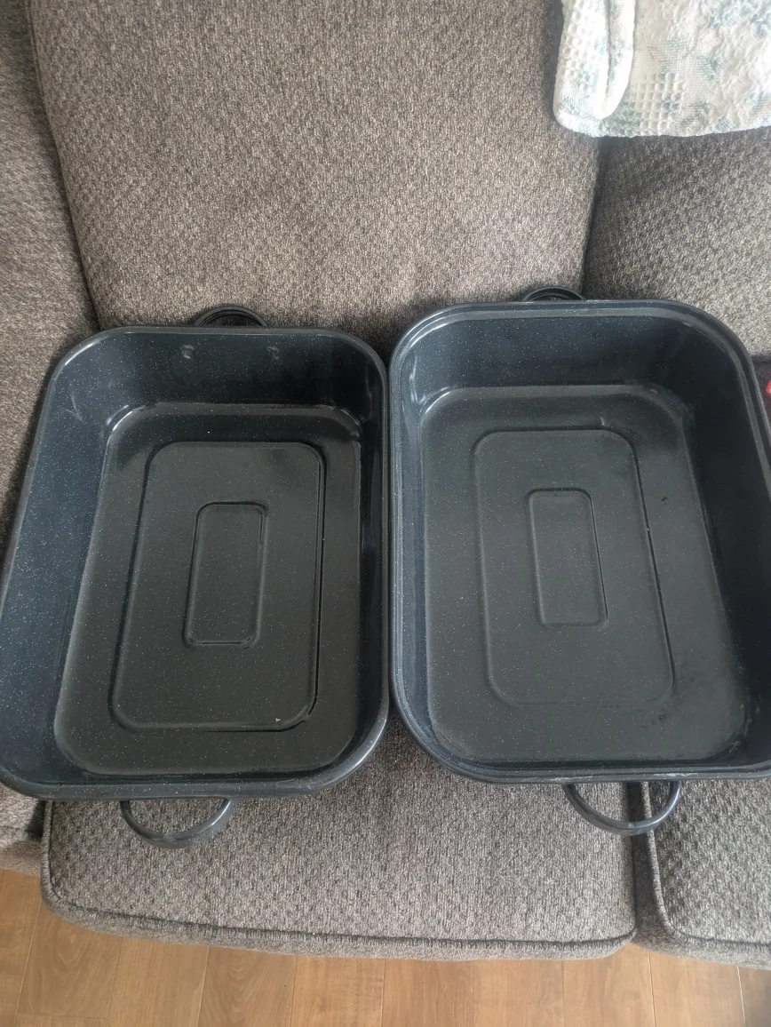 Black Roasting Pans thumbnail