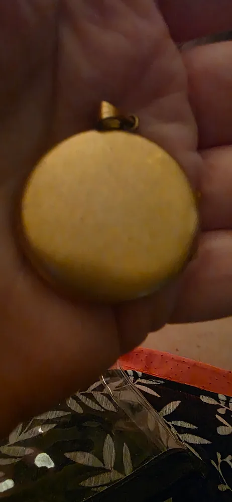 Vintage Real Gold Locket image indicator(3)