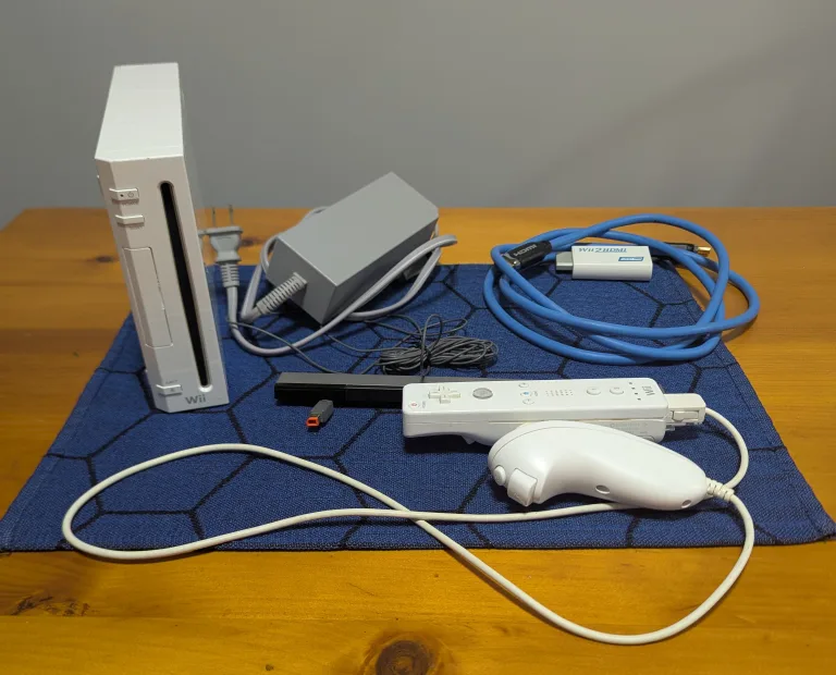 Nintendo Wii Console (RVL-001) with Remote/Nunchuck