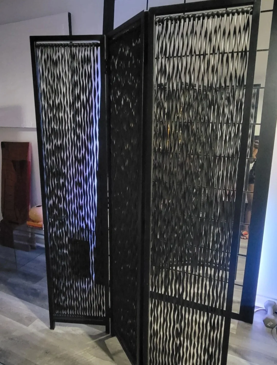 Black Metal Decorative Room Divider thumbnail