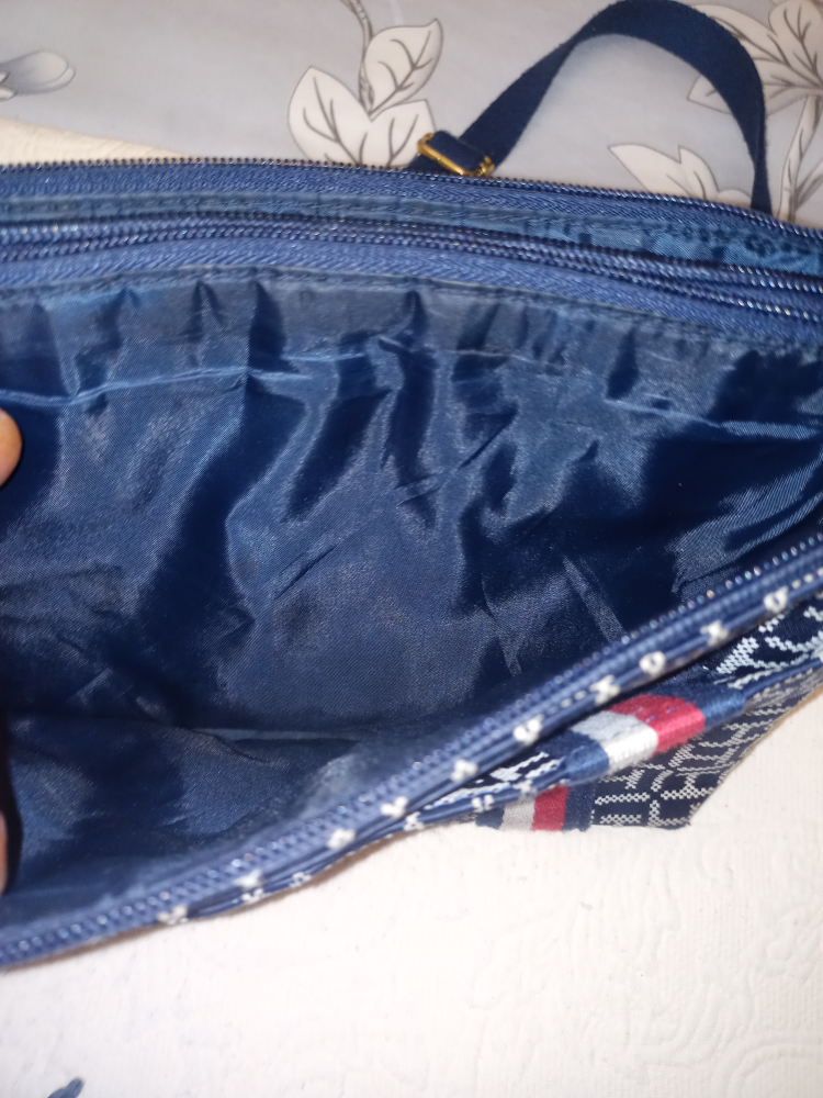 Small Tommy Hilfilger Purse - photo 4