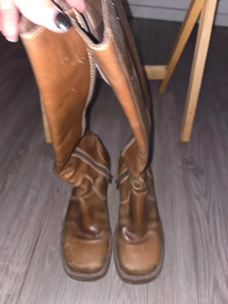 Skechers Brown Leather Platform Boots - Size 6.5 image indicator(5)