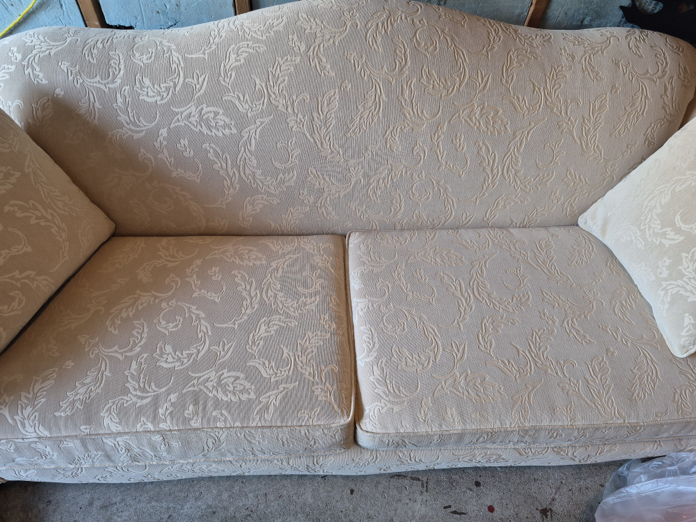 Beautiful high quality Sofa - Like *NEW*