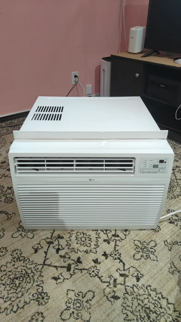 LG Window Air Conditioner - 24500 BTU , 230/208v thumbnail
