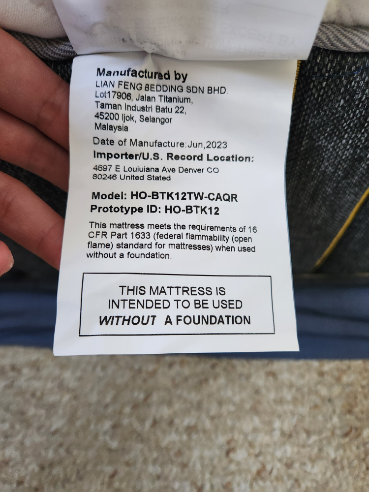 Memory Foam Thick Twin Mattress - Great Condition - photo 4