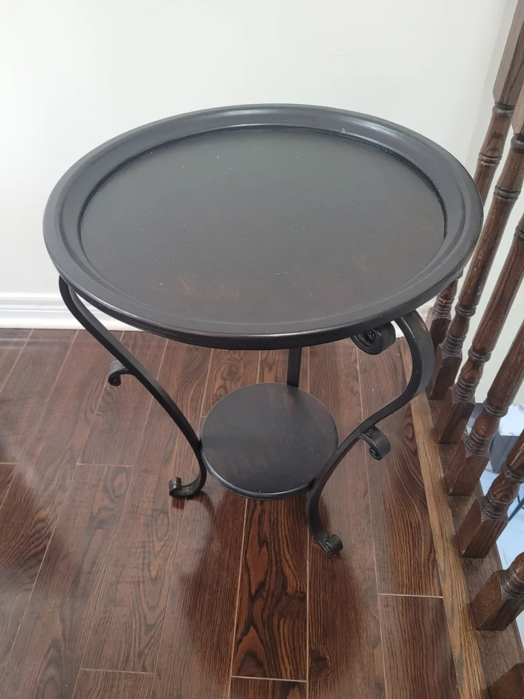 Black Round Accent Table thumbnail