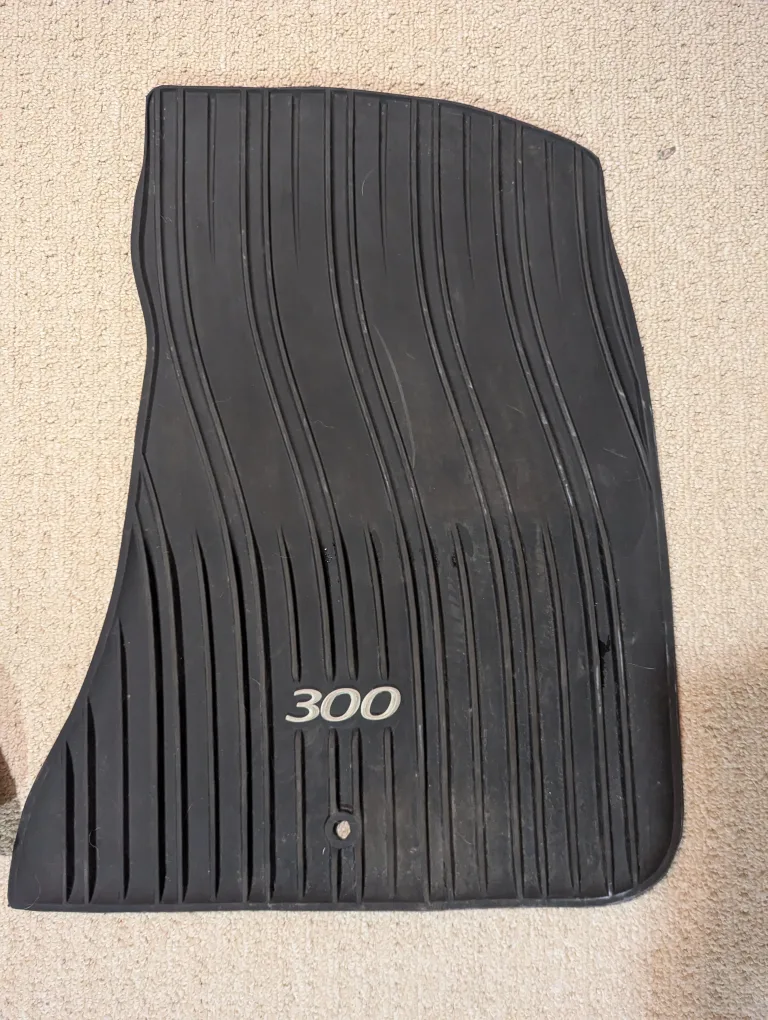Chrysler 300 Black Rubber Floor Mats - Set of 4 image indicator(4)